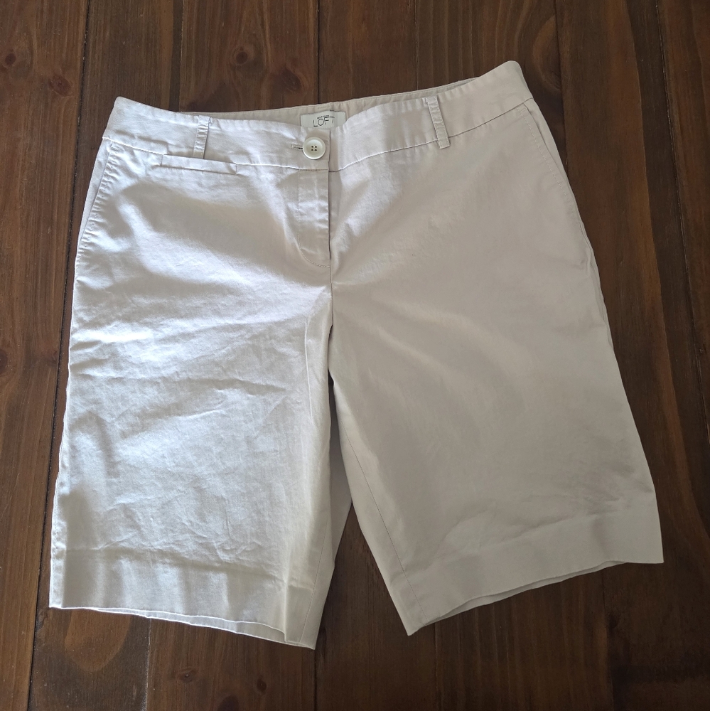 LOFT Women's Light Beige Bermudas